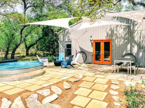 Dripping Springs House | Inviting Cabin with Private Heated Pool Under Texas Stars