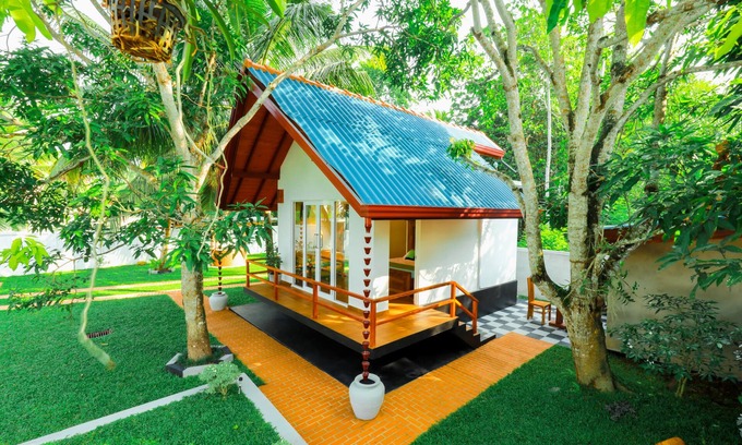 Ahangama Cabin | Cozy cabin with 1 bedroom and WiFi, AC in charming Ahangama