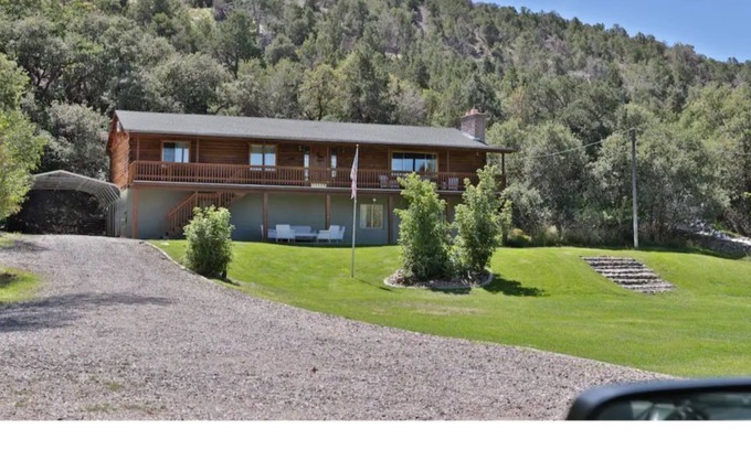 Beaver Cabin | Inviting Cabin with Wildlife, Recreation & Breakfast Included