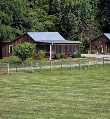 Chickamauga House | Cozy Cabin with Pool Table for a Relaxing Romantic Escape near Chickamauga, Georgia