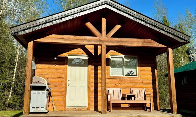 Valemount Cabin | Cozy cabin with WiFi and AC in charming Valemount. Cabin 1