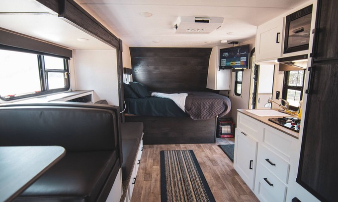 Midtown House | Unique Midtown Houston Camper with Kitchen and Tesla Rental