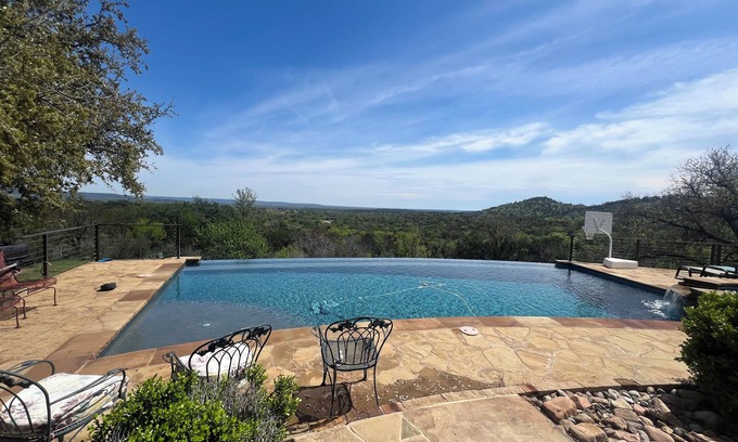 Llano House | Cozy Camper in the Hill Country. Just 10 minutes from Kingsland, LBj, & Llano
