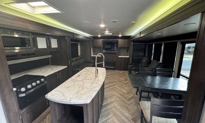 Bryan RV Rental | Cozy campground