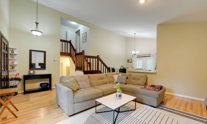 Cary House | Inviting Cary Retreat - 10 Miles from Downtown Raleigh!