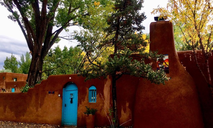 Taos Condo | Inviting Casa Carmelita with Kiva Fireplace & Ocean Views