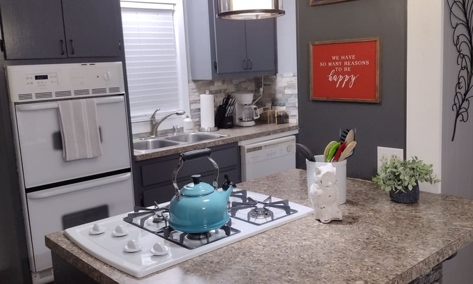 Lawton House | Ideal Casita in Lawton! Near Fort Sill and Family Amenities