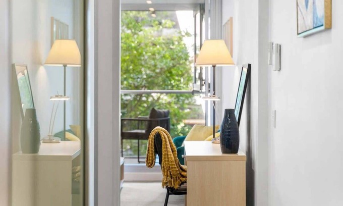 Adelaide Central Business District Apartment | Inviting CBD 1BR Apartment - Central & Walkable Location