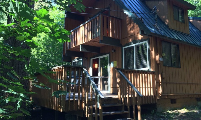 Warnick Cabin | Inviting Cedar Cabin with Hot Tub, Pool Table & Pet Welcome