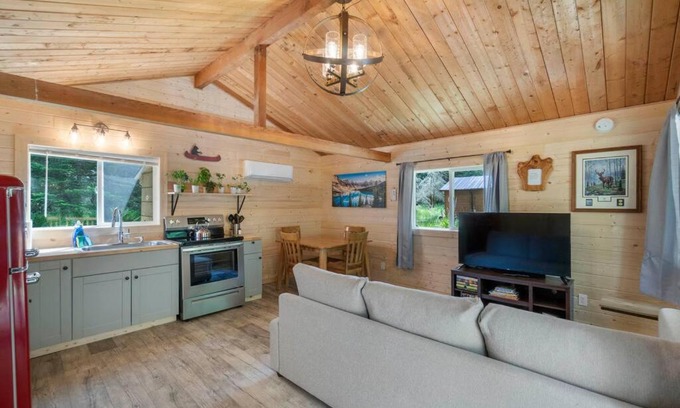Ashford House | Inviting Cedar Cabin Near Mt. Rainier with Family Amenities