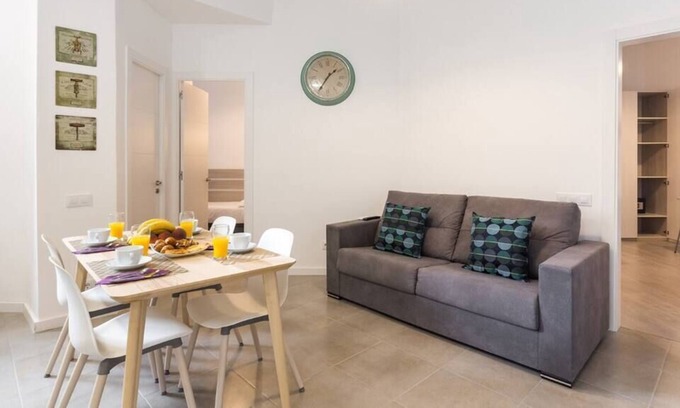 La Vila Olimpica del Poblenou Apartment | Cozy, Central and Comfy apartment MIN 32 NIGHTS!