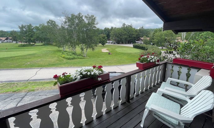 Bartlett Condo | Comfortable Chalet Condo Near Attitash, Wildcat & Cranmore