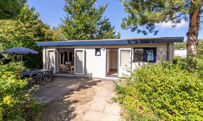 Egmond aan Zee Ski Chalet | Inviting Chalet Near Dunes in Egmond aan Zee