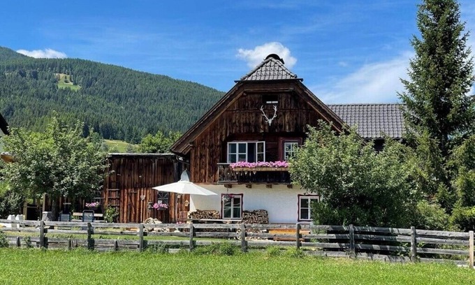 Mariapfarr Ski Chalet | Charming Salzburg Chalet with Garden and Ocean View