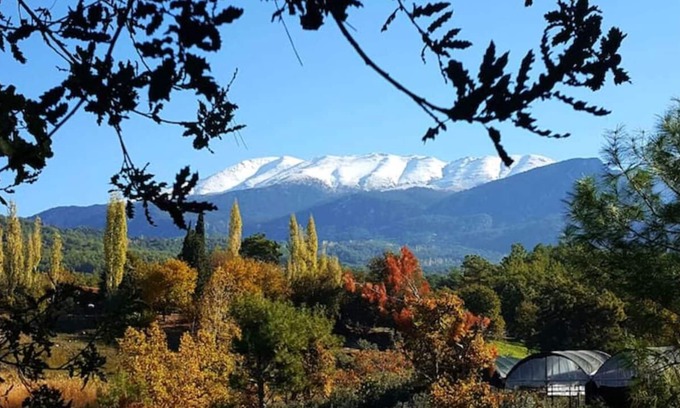 Duger Ski Chalet | Inviting Chalet with Jacuzzi Ideal for Romantic Getaways