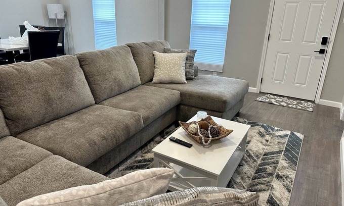 Oak Cliff House | Inviting House Near Bishop Arts with Family-Friendly Amenities