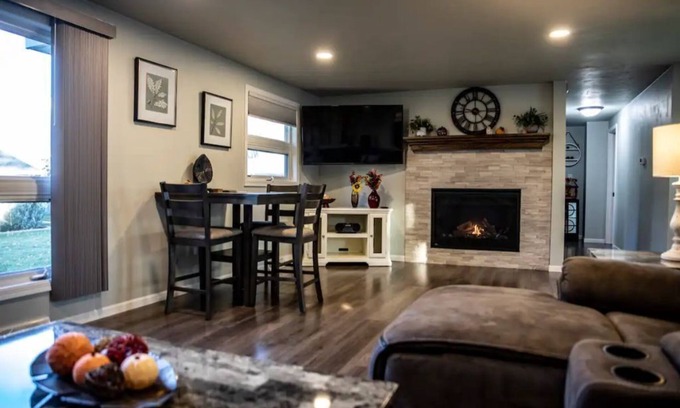 Green Bay House | Inviting Home with Indoor Fireplace & Family-Friendly Amenities