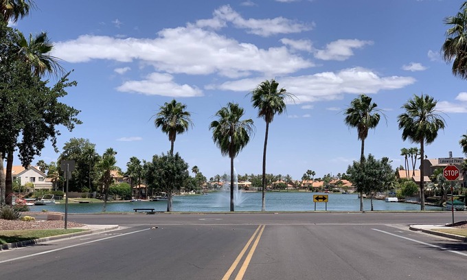 Ahwatukee Foothills House | Chic Lake View Home with Spa & Child-Friendly Amenities