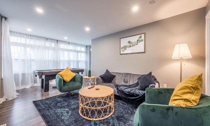 Bedford Apartment | Pet-Friendly Oasis: Cozy 3 Bedroom Retreat Awaits You