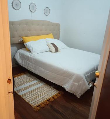 Detroit House | Tranquil Chic Room with Relaxing Hot Tub Amenities