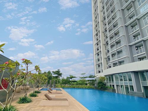 Jakarta Apartment | Cozy 1BR Apartment with Ocean View in West Jakarta