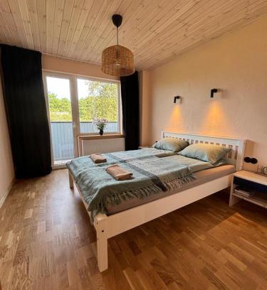 Roja Apartment | Cozy city apartments in Roja with free parking