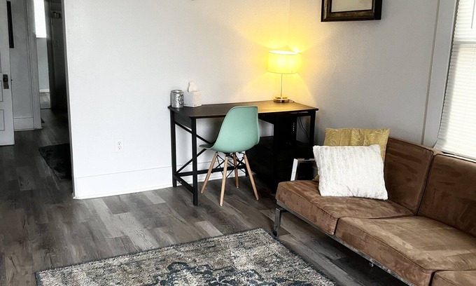 Northside Apartment | Charming Downtown Apartment with Spa and Pet-Friendly Options