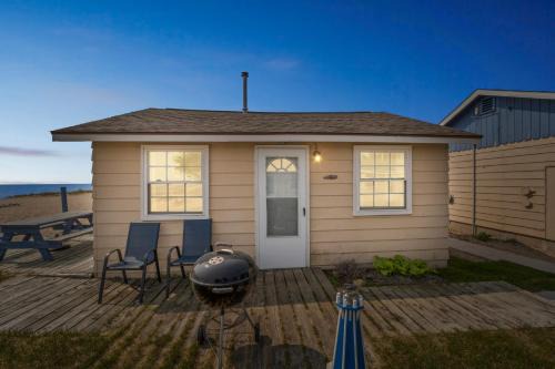 Oscoda House | Cozy Classic Close to Beach