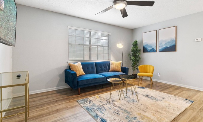 Riverside Apartment | Inviting 1B Near Downtown | Pet-Friendly, Kitchen Access