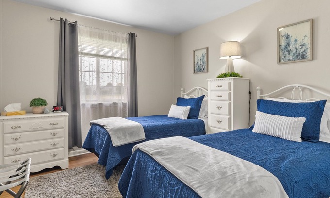 De Pere House | Inviting Maison Desplain: Family-Friendly Getaway Near Bay Beach