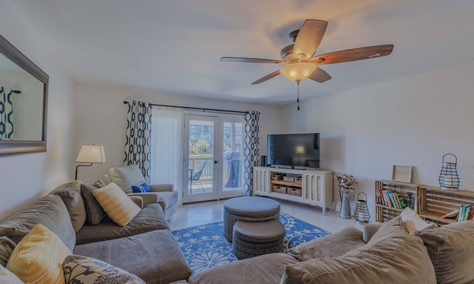 Pensacola Beach House | Charming Beach Bungalow with Ocean View & Pool Access