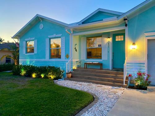 Naples Villa | Oceanfront Retreat: Coastal Cottage at Naples Bay Escape