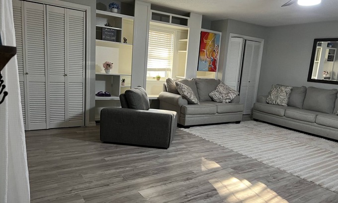 Rover House | Charming Coffee House Retreat for Families and Pets
