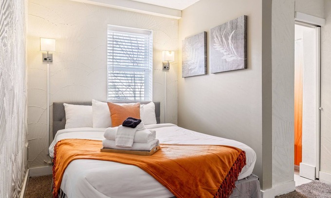 St. Louis Apartment | Welcoming 1BR Apartment in South City with Great Amenities