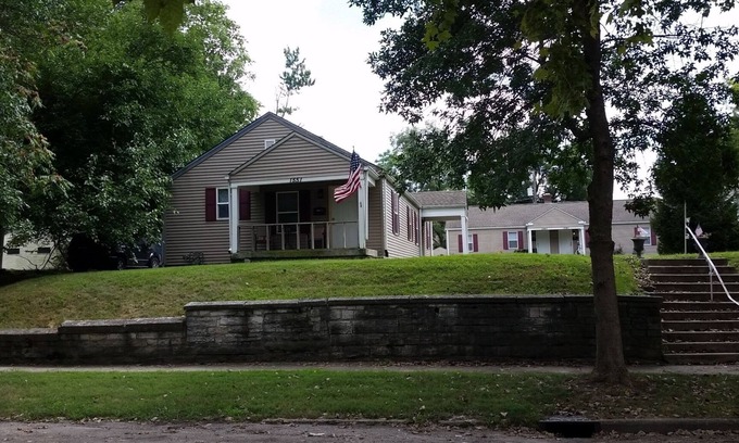 Holy Cross House | Stylish 2-Bedroom Home with Kitchen & 9.2/10 Rating
