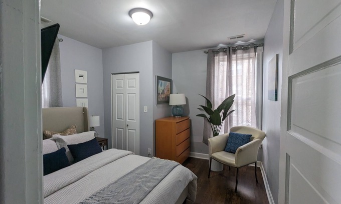 Oak Park Apartment | Inviting Apartment with Pool & Spa - Guest Rated 9.8/10