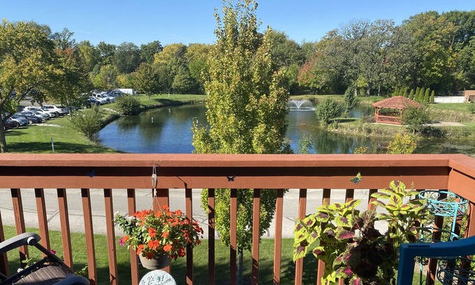 Aurora Condo | Cozy comfortable condo! 5 minutes from Premium Outlet mall.
