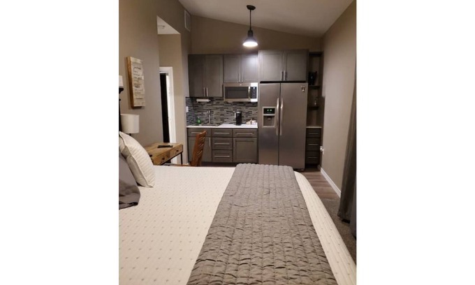 Comfort Apartment | Perfect Studio Suite 5 with Pool and Breakfast Amenities