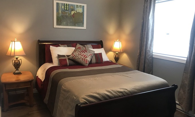 Fairview Apartment | Charming 1BD Apartment with Kitchen & Breakfast Included