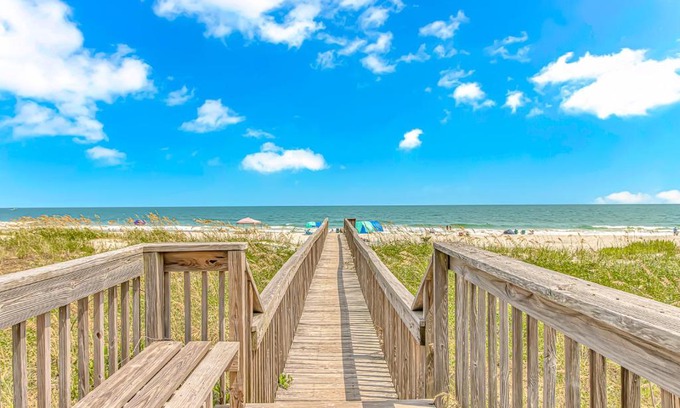 Gulf Stream Estates Apartment | Inviting Condo with Beach Access, Pool, and Dockside Views