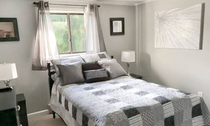 Claysburg Apartment | Inviting Condo with Resort Access for Couples and Families