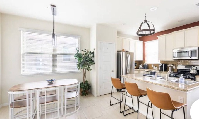 Round Rock Condo | Delightful Round Rock Condo: Pet Friendly & Family Ready