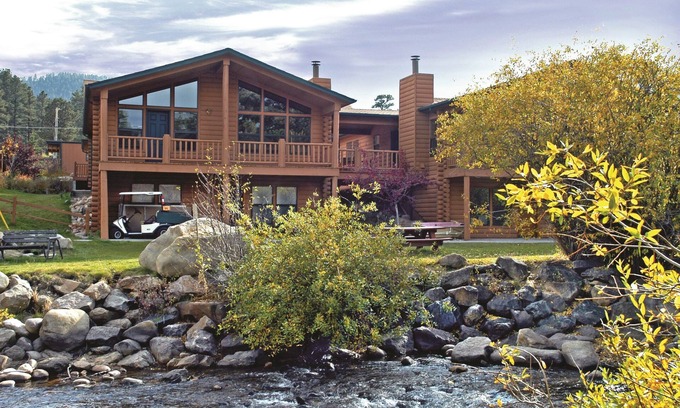 Estes Park Resort | Inviting Condo by Rocky Mountain National Park with Pool & WiFi