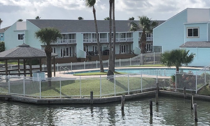 Key Allegro Condo | Idyllic Condo Retreat with Ocean View and Pool Access