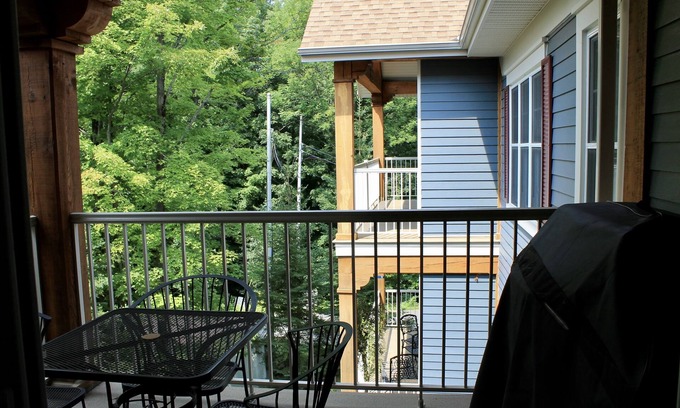 Bromont Condo | Charming Ski-In/Out Condo in the Heart of Nature