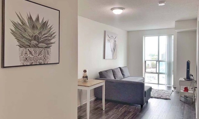 Newtonbrook Apartment | Cozy condo w/Free Parking/Gym