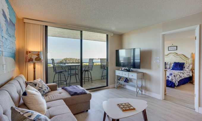 Hudson Condo | Gulf View Condo: Guest Rated 9.8 with Bird Watching & Spa