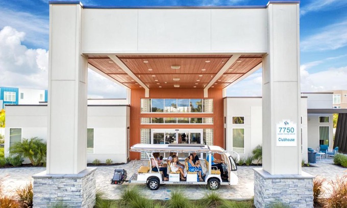 Reunion Apartment | Inviting Condo with Pool Table & Resort Perks Near Disney