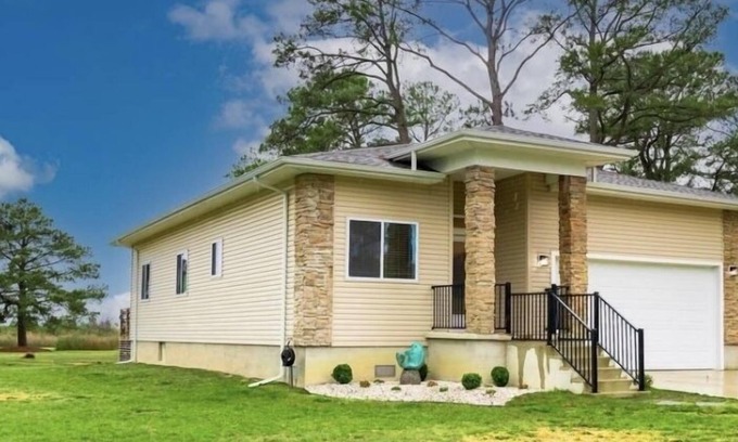 Crisfield House | Modern Oceanfront Retreat with Spa and Hot Tub Amenities