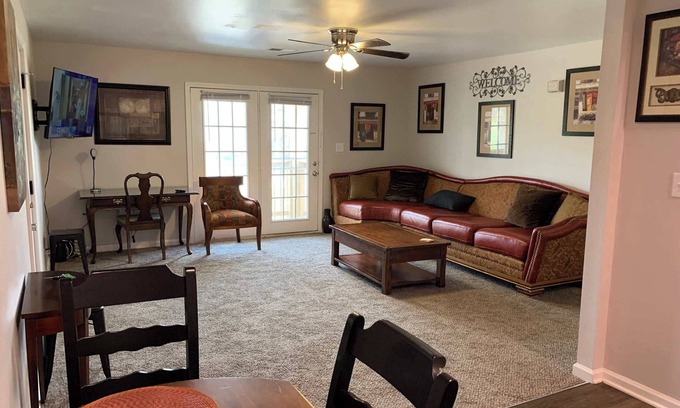 Clarksville Apartment | Cozy & Convenient Stay 2BR Near Ft Campbell